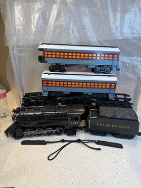 Lionel The Polar Express Ready-to-Play Battery-Powered Train Set